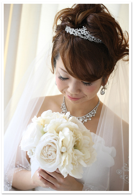 花嫁様のお写真 ハワイ セントラルユニオン大聖堂の花嫁様 ブライダルアクセサリーlovetiara ブログ