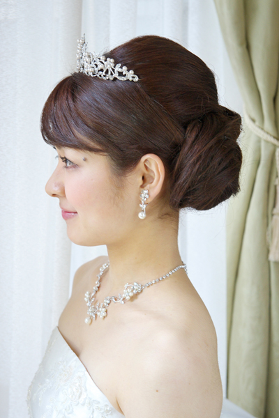 花嫁人気ヘアスタイル アイビーハートティアラ 花嫁様ウェディング ブライダルアクセサリー通販 ラブティアラ