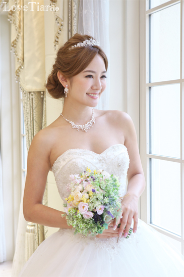 着用イメージ ティアラ ウエディング 結婚式