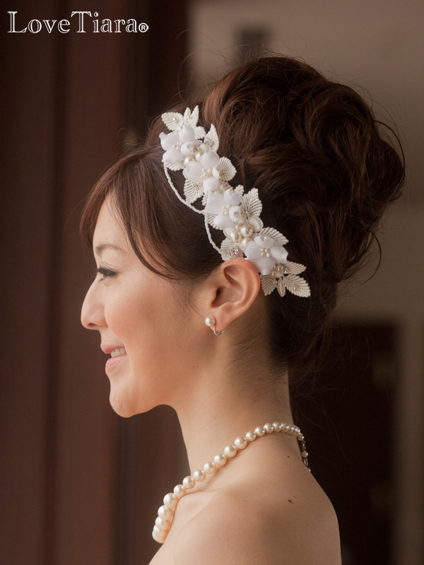 定価25300円で購入しました【新品】LOVE tiara ティアラ　結婚式　ヘッドアクセ　ウェディングドレス