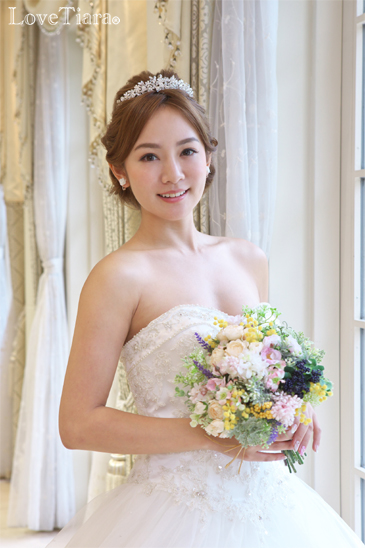 着用イメージ　ティアラ　ウエディング　結婚式