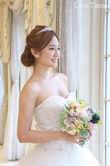 着用イメージ　ティアラ　ウエディング　結婚式