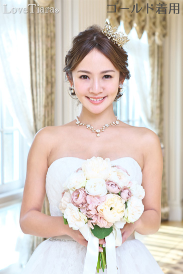 着用イメージ　ティアラ　ウエディング　結婚式