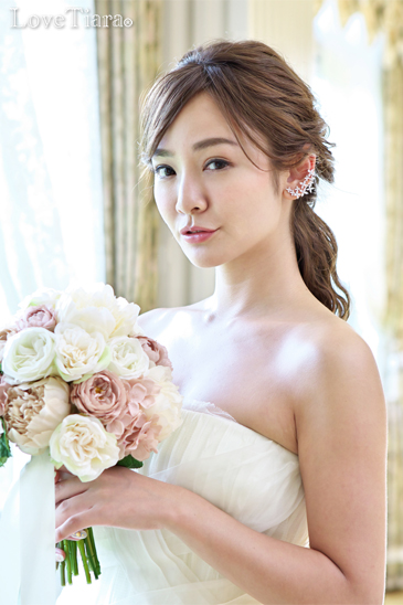 着用イメージ イヤリング ウエディング 結婚式