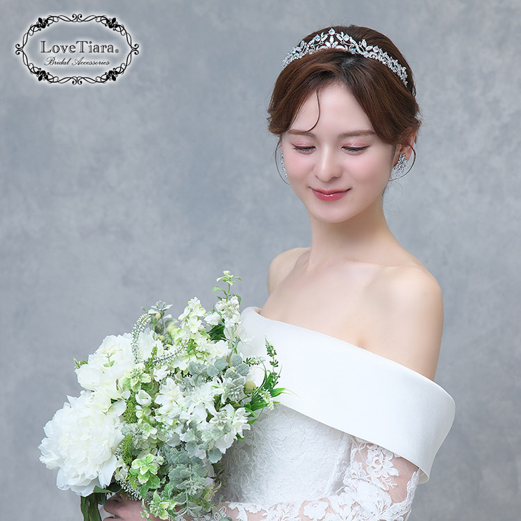ティアラ　ウエディング　ブライダル　結婚式
