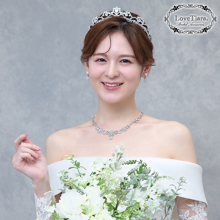 ティアラ　ウエディング　ブライダル　結婚式