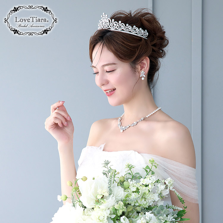 ティアラ　ウエディング　ブライダル　結婚式