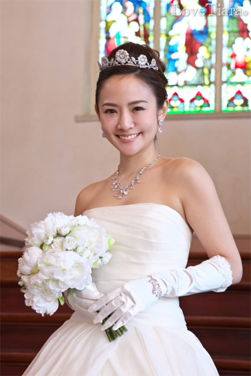 着用イメージ　ティアラ　ウエディング　結婚式