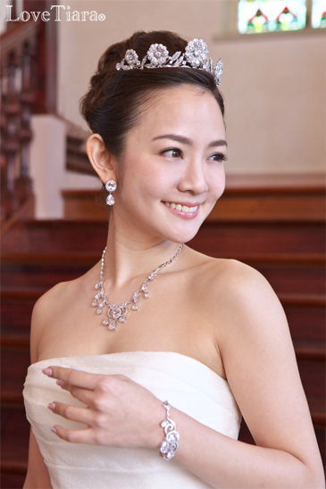着用イメージ ティアラ ウエディング 結婚式
