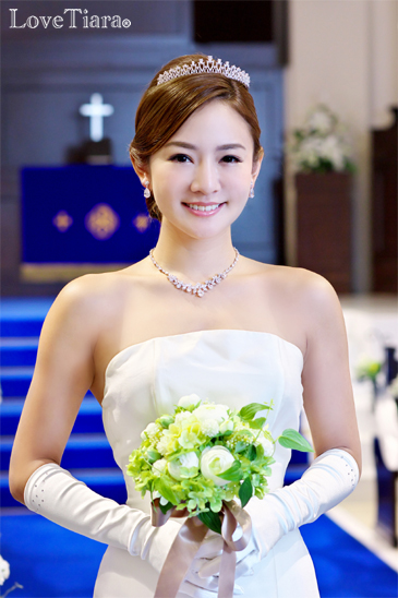着用イメージ ティアラ ウエディング 結婚式