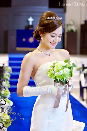 着用イメージ ティアラ ウエディング 結婚式