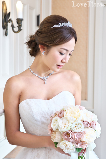 着用イメージ ティアラ ウエディング 結婚式