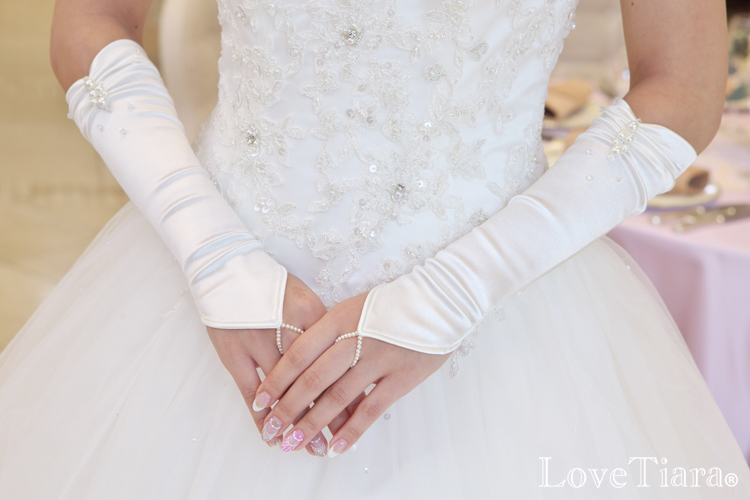 着用イメージ グローブ ウエディング 結婚式