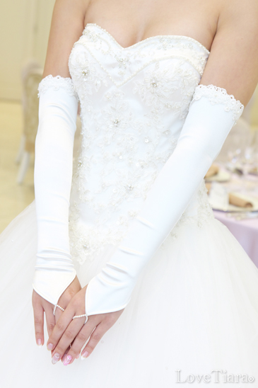 着用イメージ グローブ ウエディング 結婚式