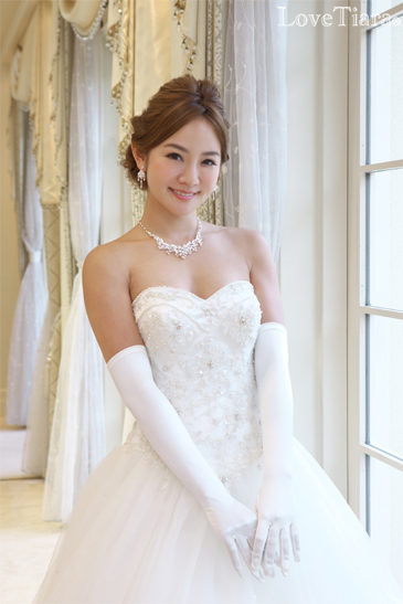 着用イメージ グローブ ウエディング 結婚式