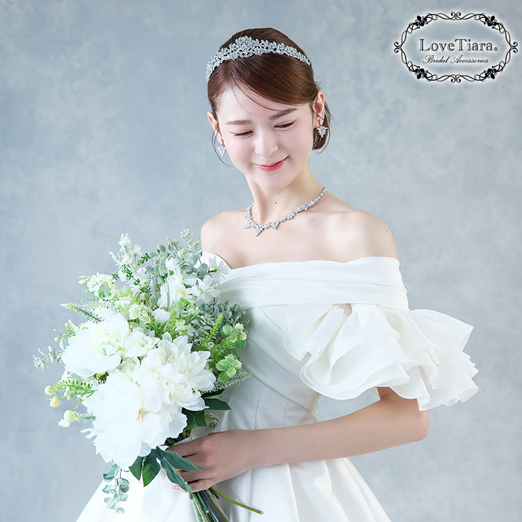 ティアラ　ウエディング　ブライダル　結婚式