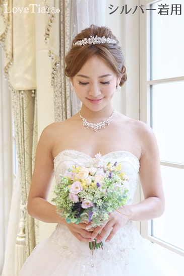 着用イメージ ティアラ ウエディング 結婚式