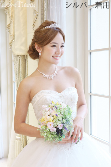 着用イメージ ティアラ ウエディング 結婚式