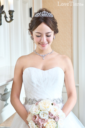 着用イメージ ティアラ ウエディング 結婚式