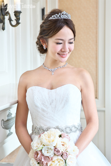 着用イメージ ティアラ ウエディング 結婚式