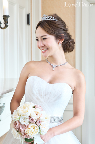 着用イメージ ティアラ ウエディング 結婚式