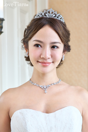 着用イメージ ティアラ ウエディング 結婚式