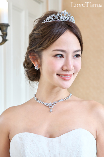 着用イメージ ティアラ ウエディング 結婚式