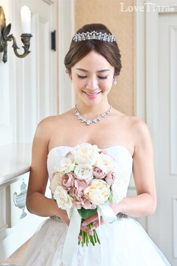 着用イメージ ティアラ ウエディング 結婚式