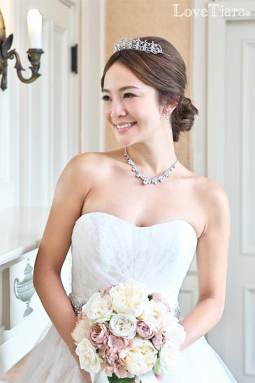 着用イメージ ティアラ ウエディング 結婚式