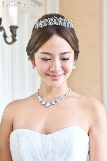 着用イメージ ティアラ ウエディング 結婚式